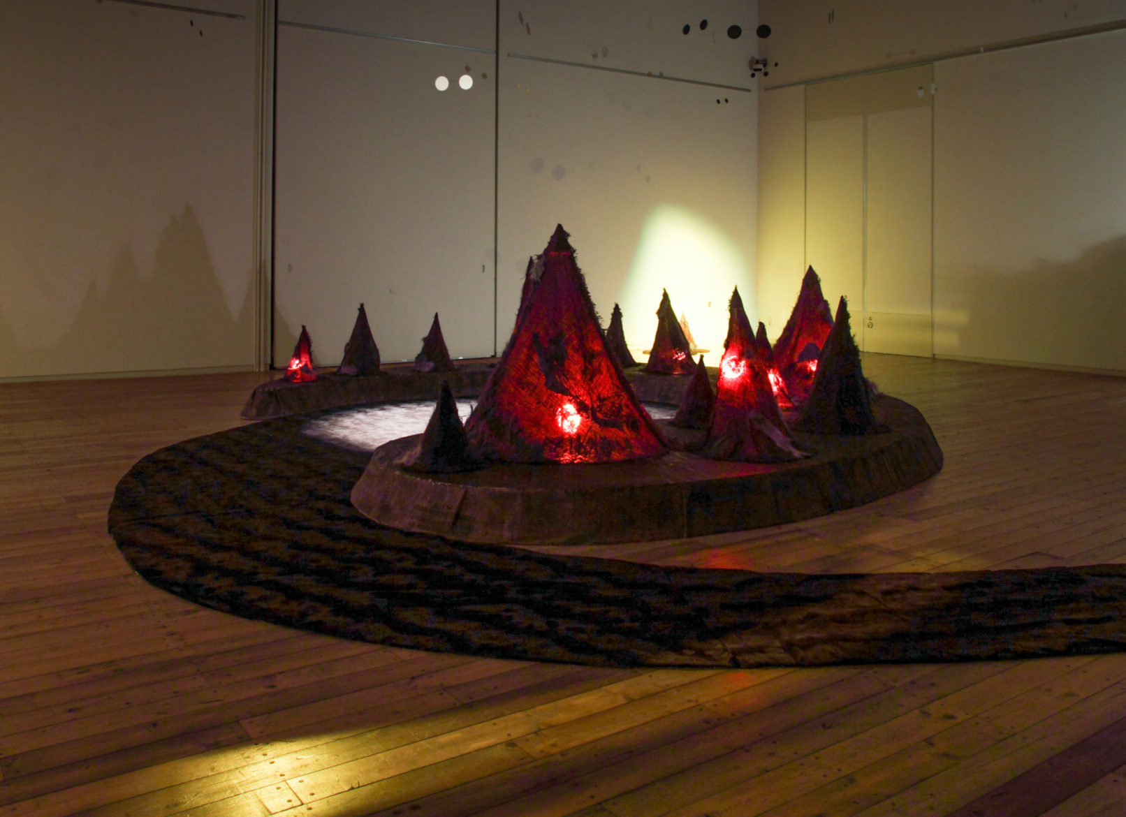 夜の目／全景たて-3